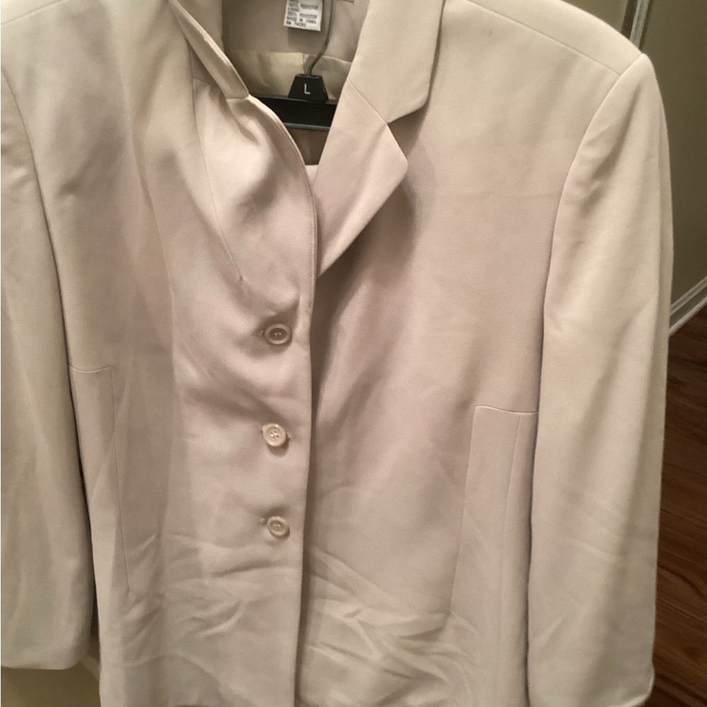 Creme 3 button skirt suit